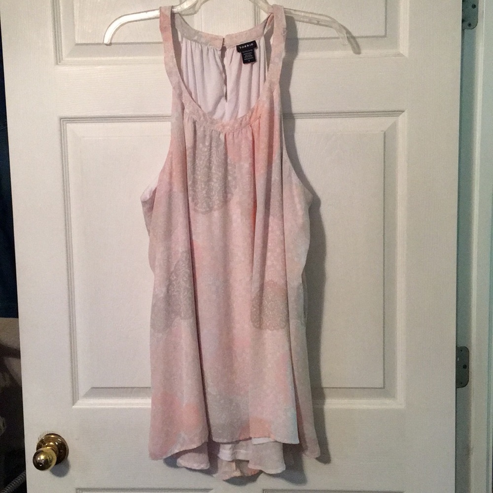 NWOT 🥰🥰🥰 sleeveless fully lined top